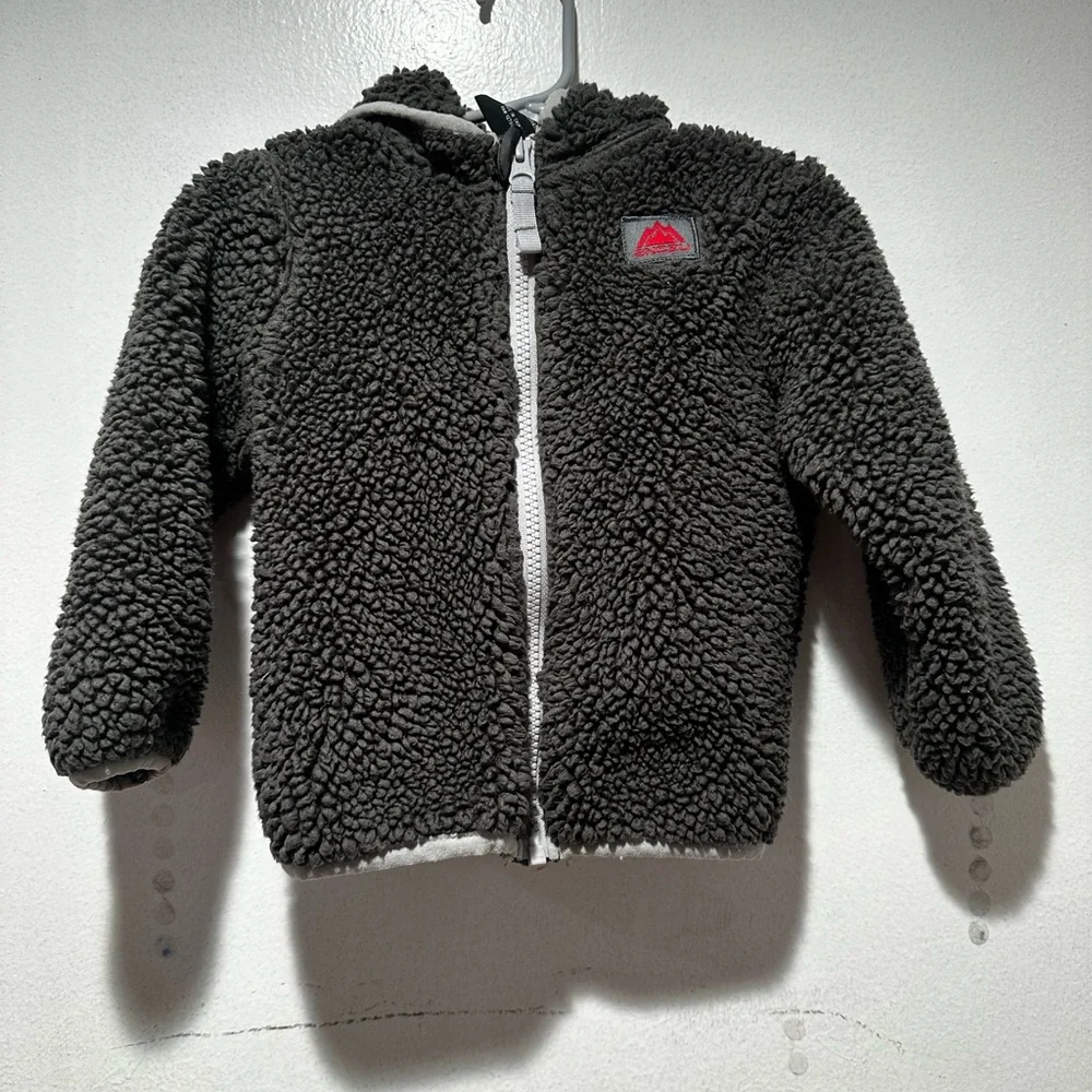 Snozu bundle snow suit and sipper hoodie